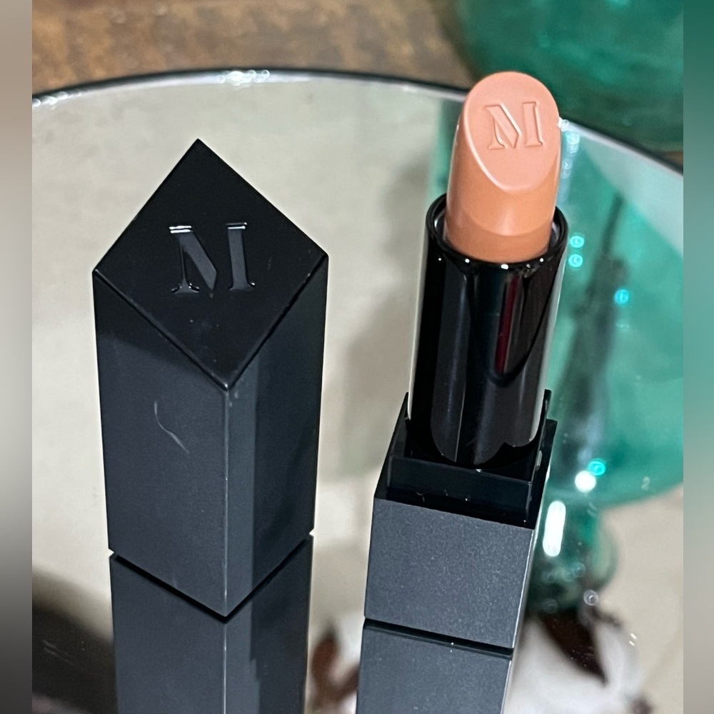 Morphe Matte Lipstick in Boo, new! - Picture 2 of 5